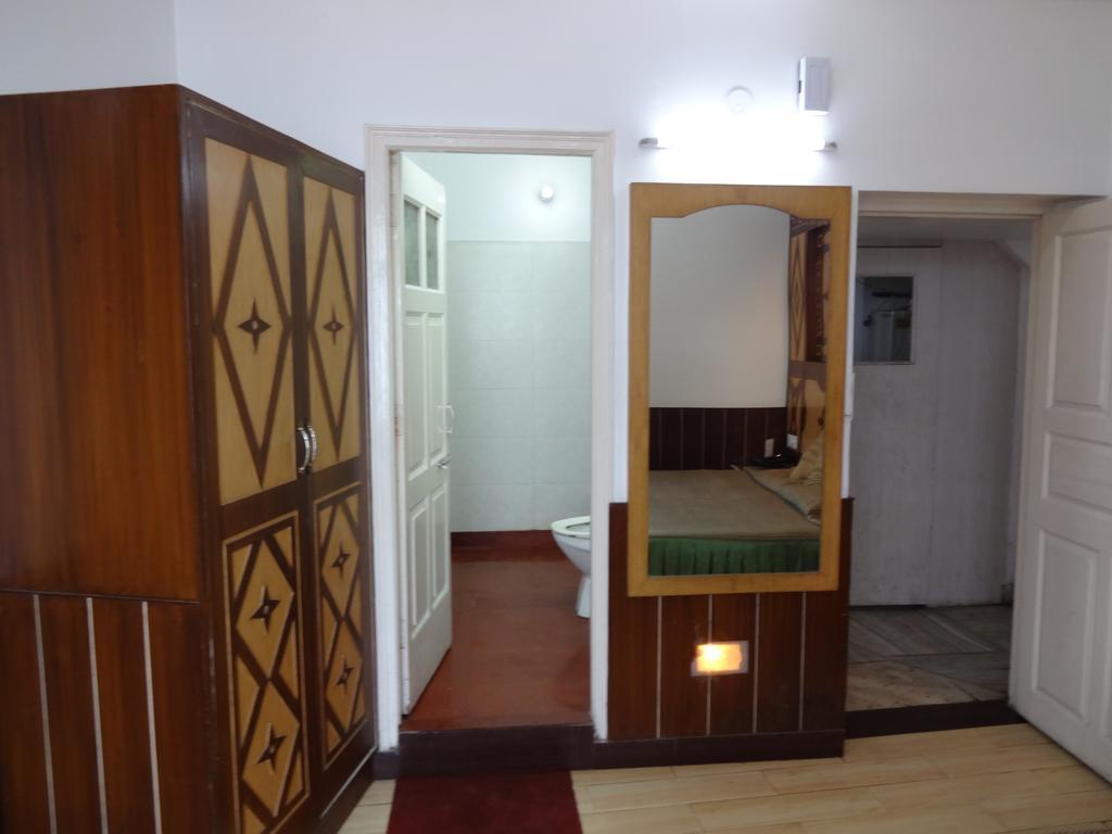 Hotel Ratan Деградун Екстер'єр фото